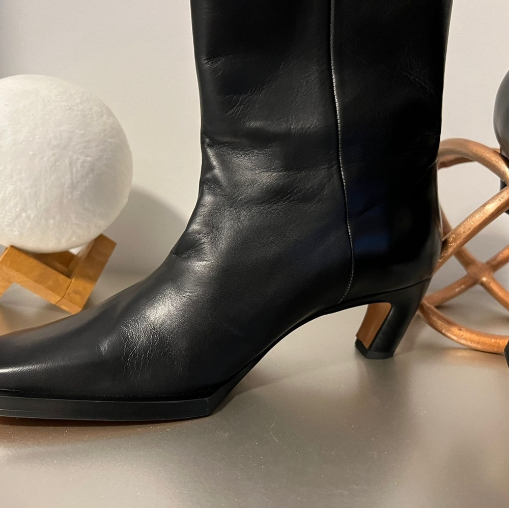 New Frame Le Brooklyn Leather Booties